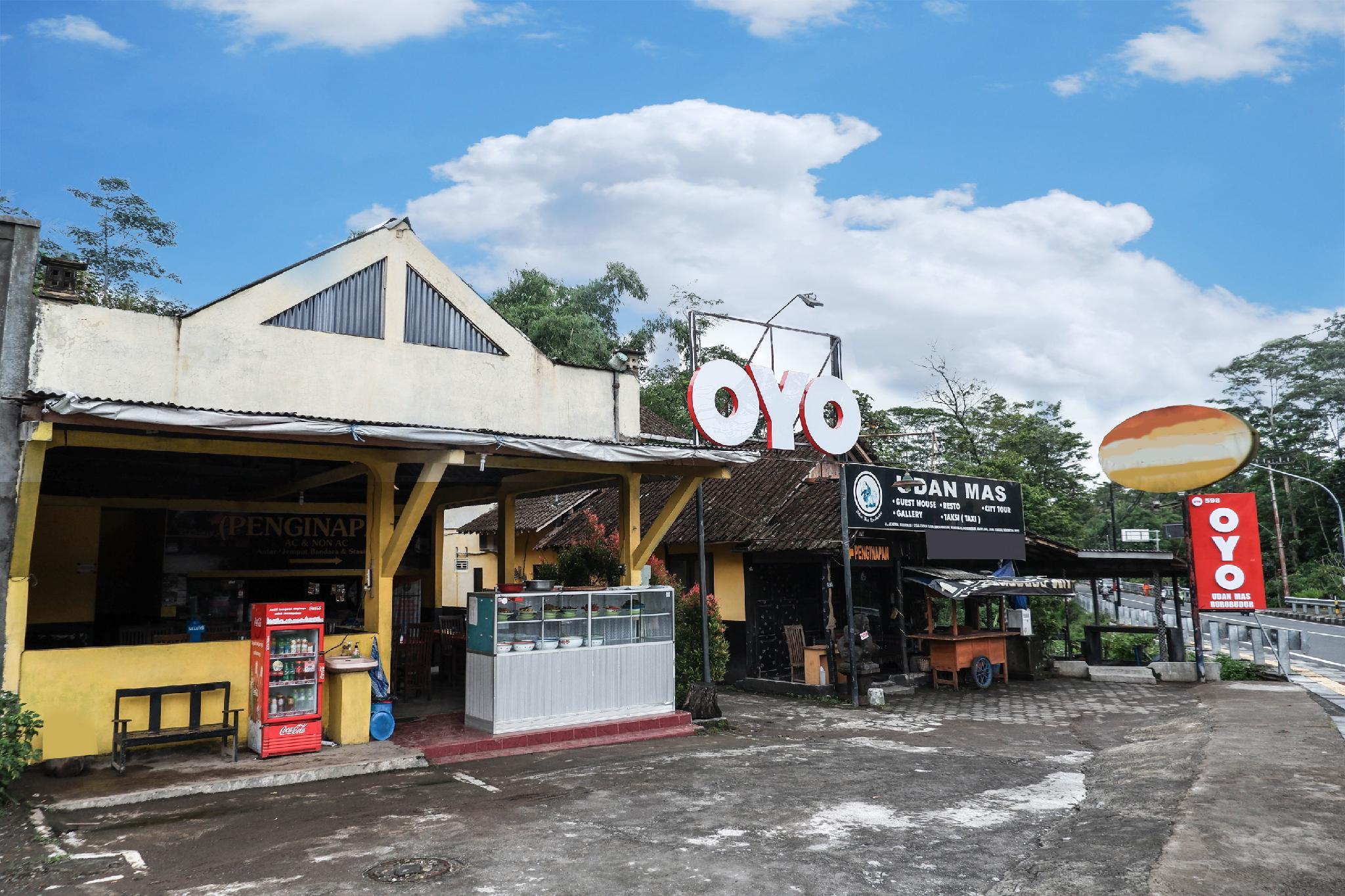 Ngoại cảnh khách sạn