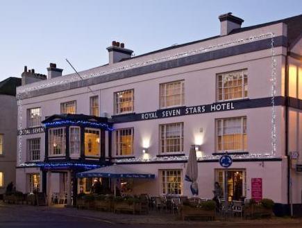 Ngoại cảnh khách sạn