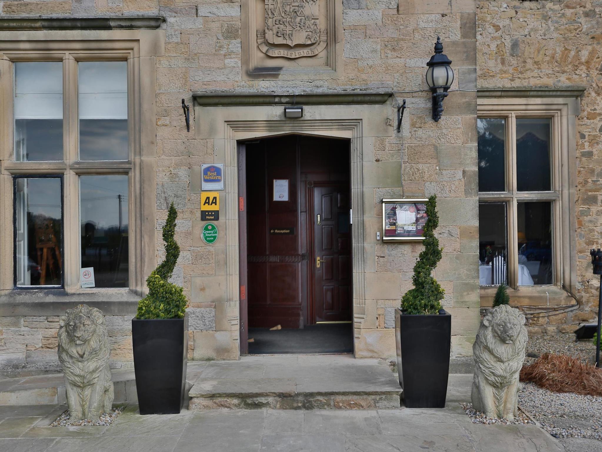 Ngoại cảnh khách sạn