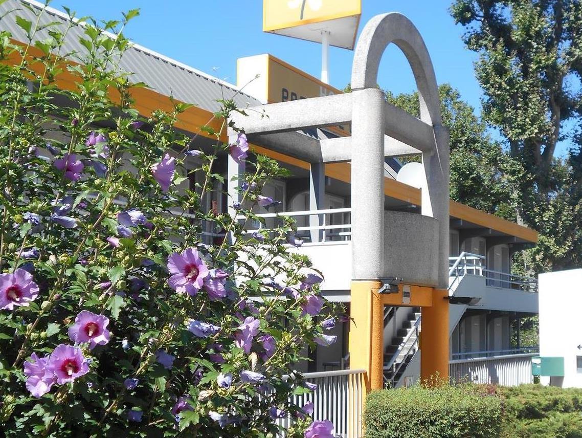 Ngoại cảnh khách sạn