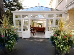 Ngoại cảnh khách sạn