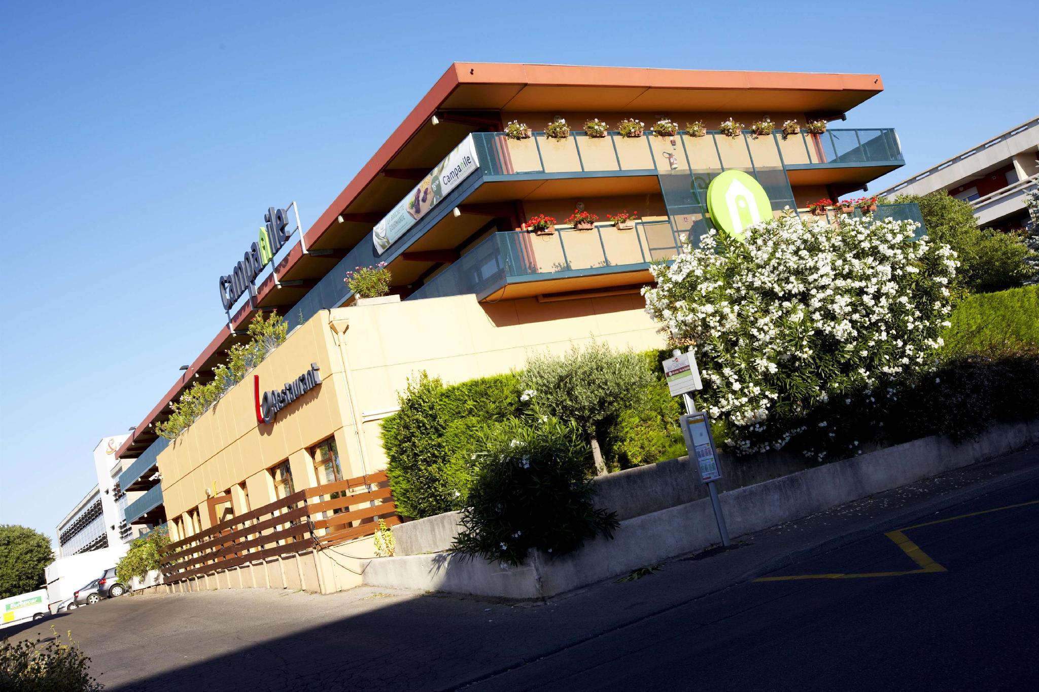 Ngoại cảnh khách sạn