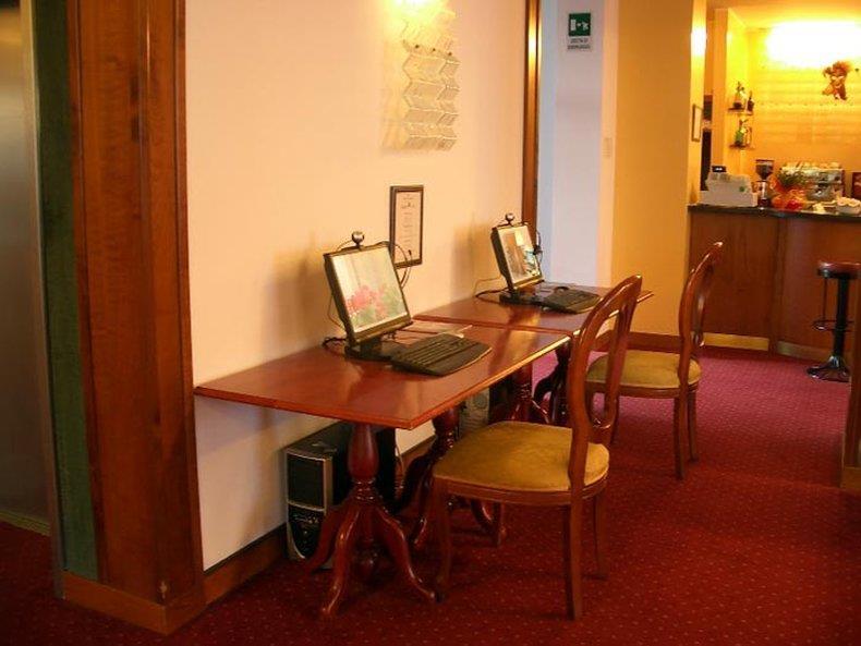 Trung tâm hội nghị