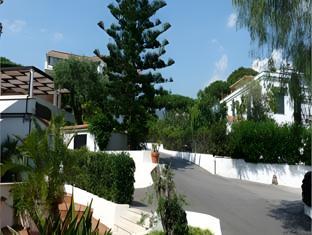 Khu vực xung quanh