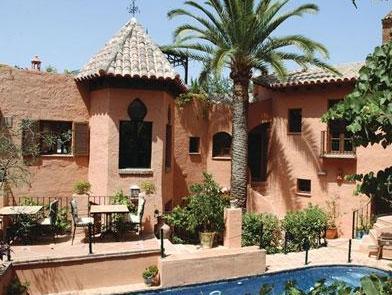 Ngoại cảnh khách sạn