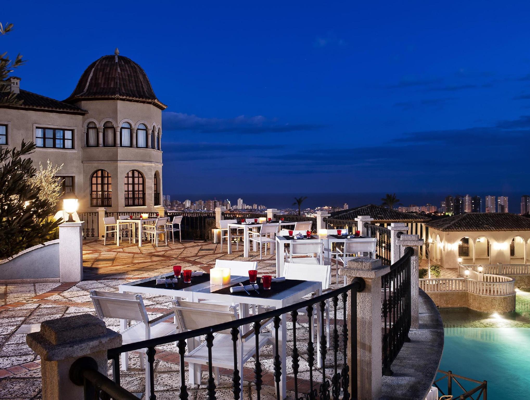 Khu vực xung quanh