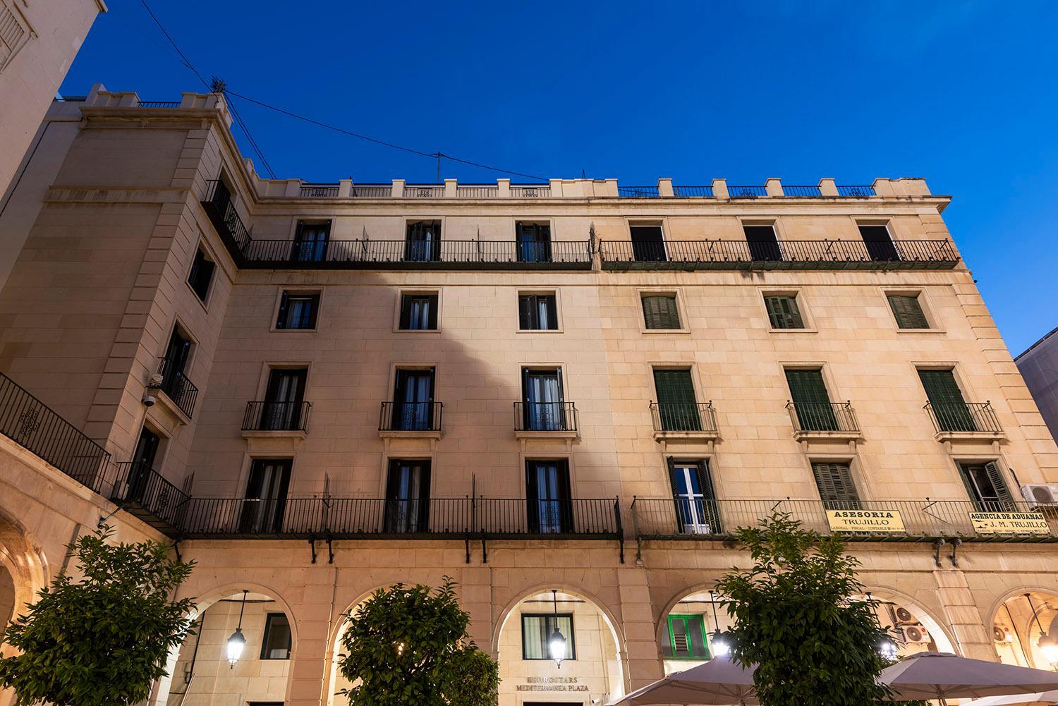 Ngoại cảnh khách sạn