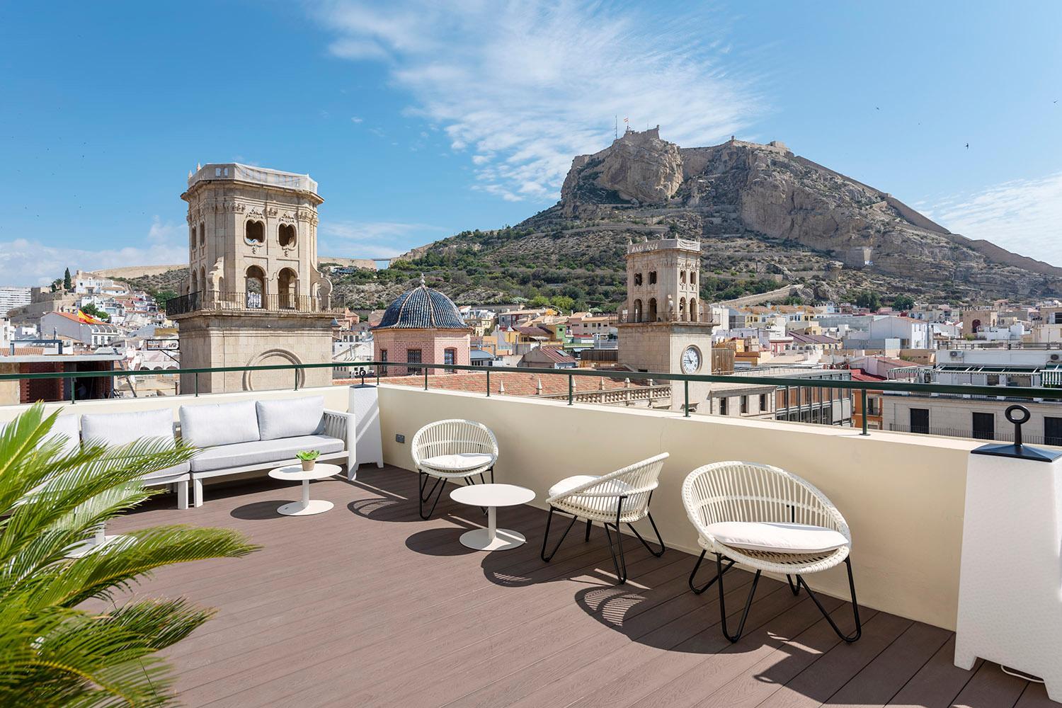 Ngoại cảnh khách sạn