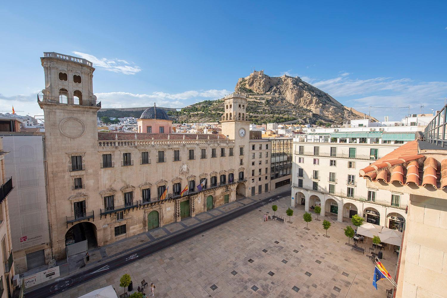 Ngoại cảnh khách sạn