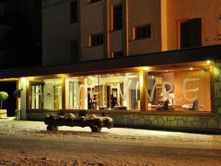 Ngoại cảnh khách sạn