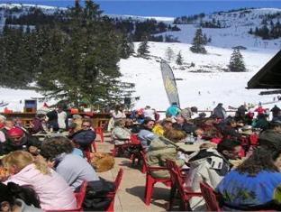 Khu vực xung quanh