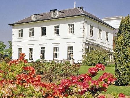 Ngoại cảnh khách sạn