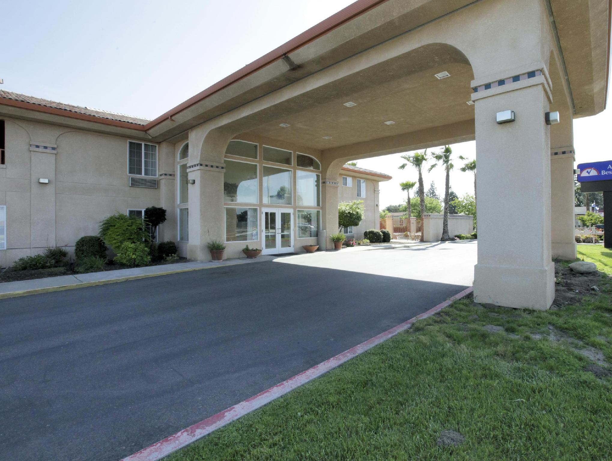 Ngoại cảnh khách sạn