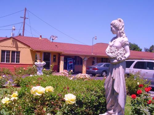 Khu vực xung quanh