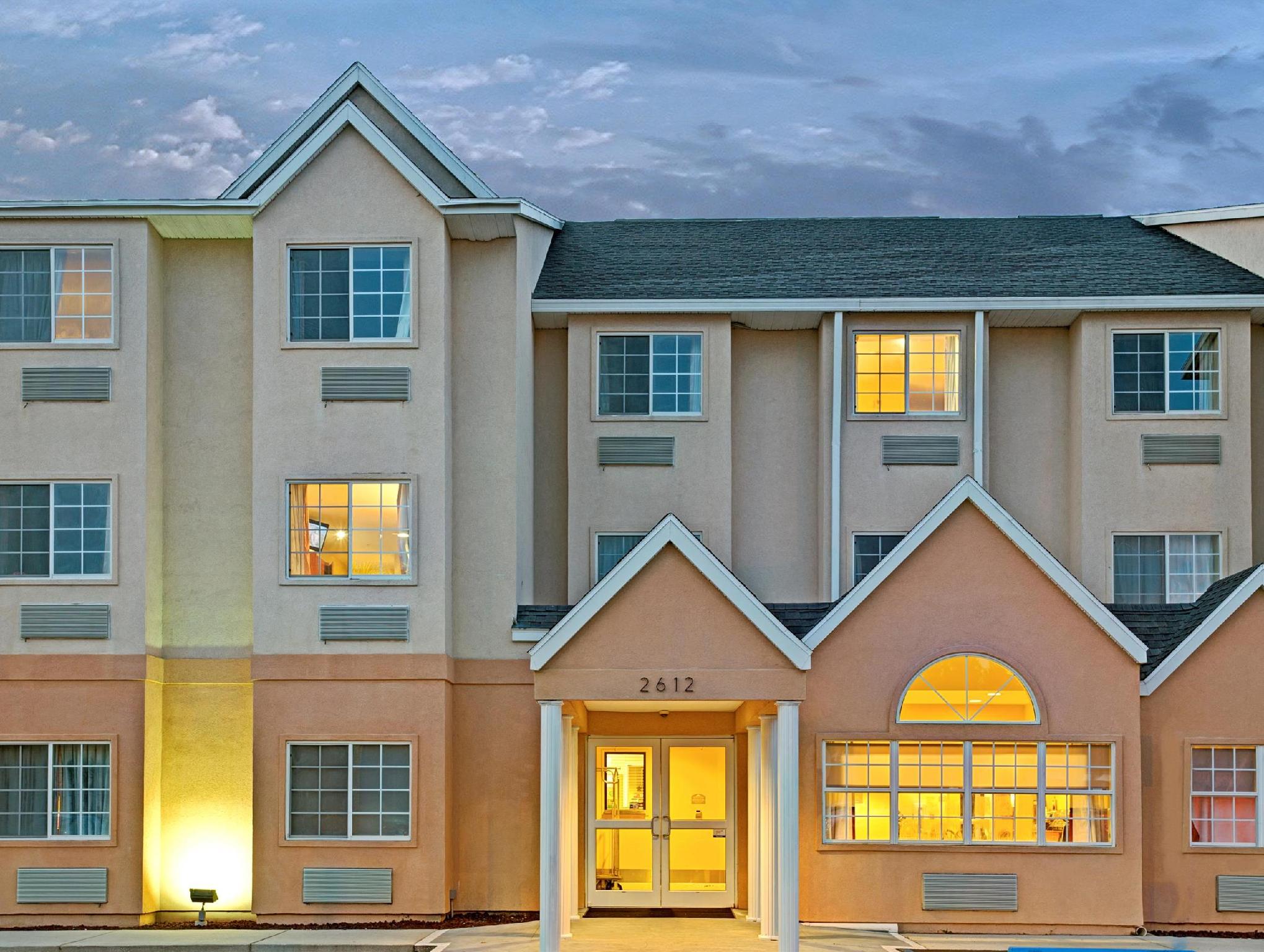 Ngoại cảnh khách sạn