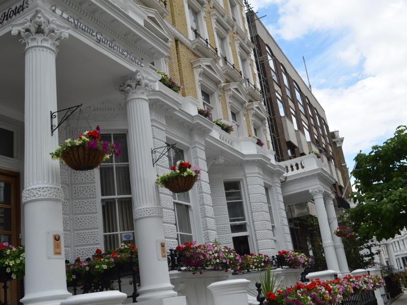 Ngoại cảnh khách sạn