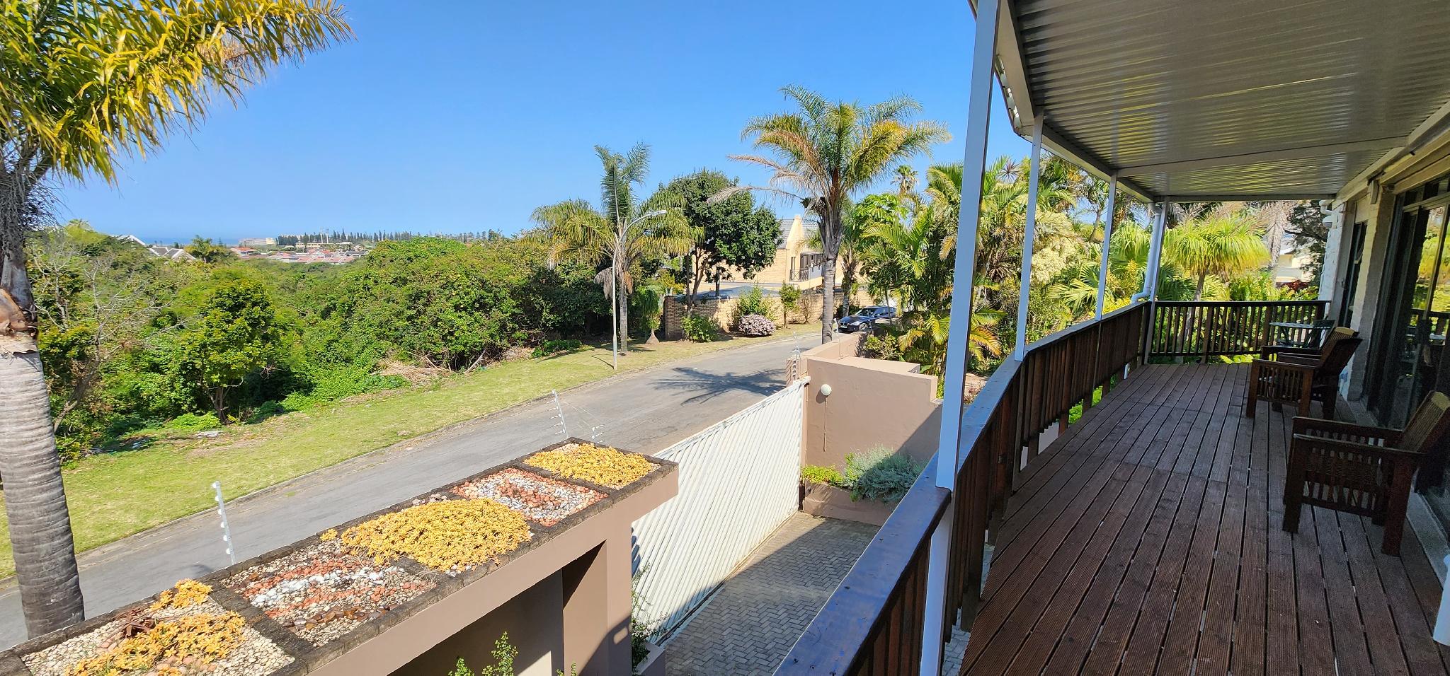 Khu vực xung quanh