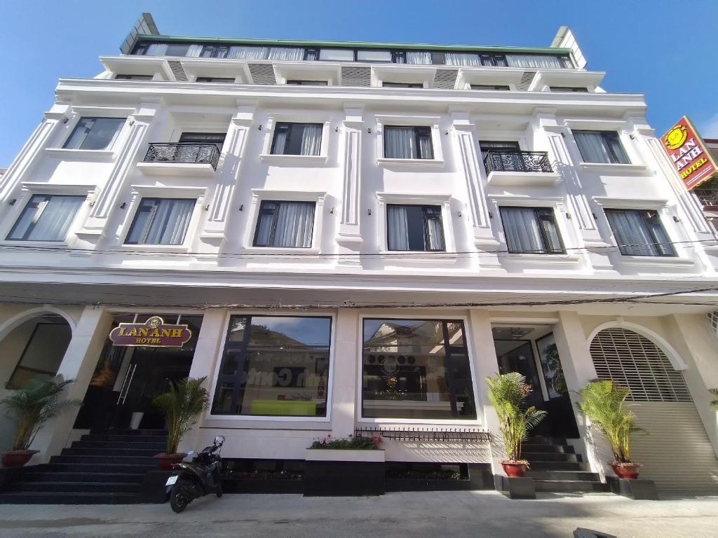 Ngoại cảnh khách sạn