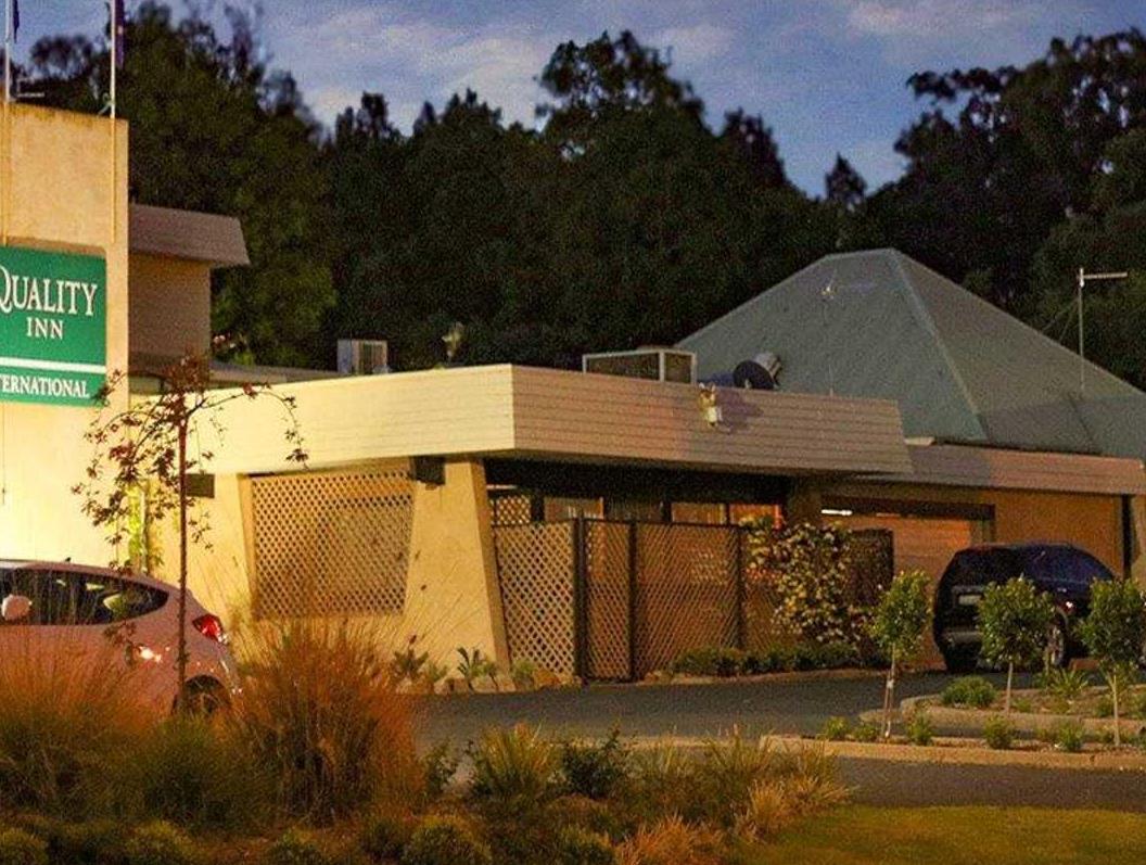 Ngoại cảnh khách sạn