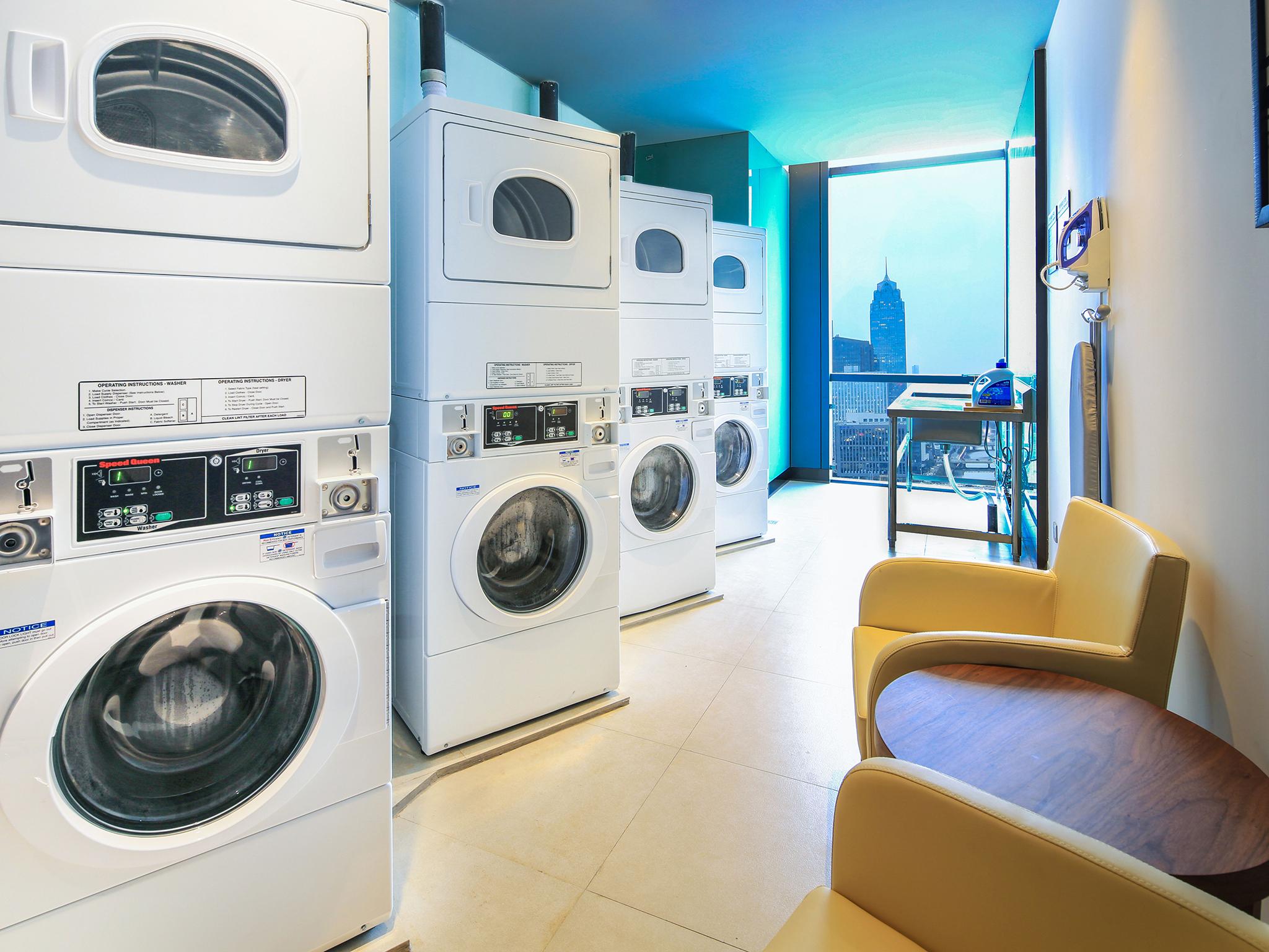 Máy sấy quần áo