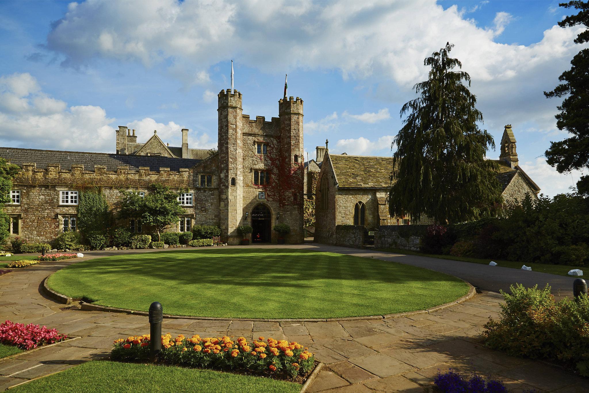 Ngoại cảnh khách sạn