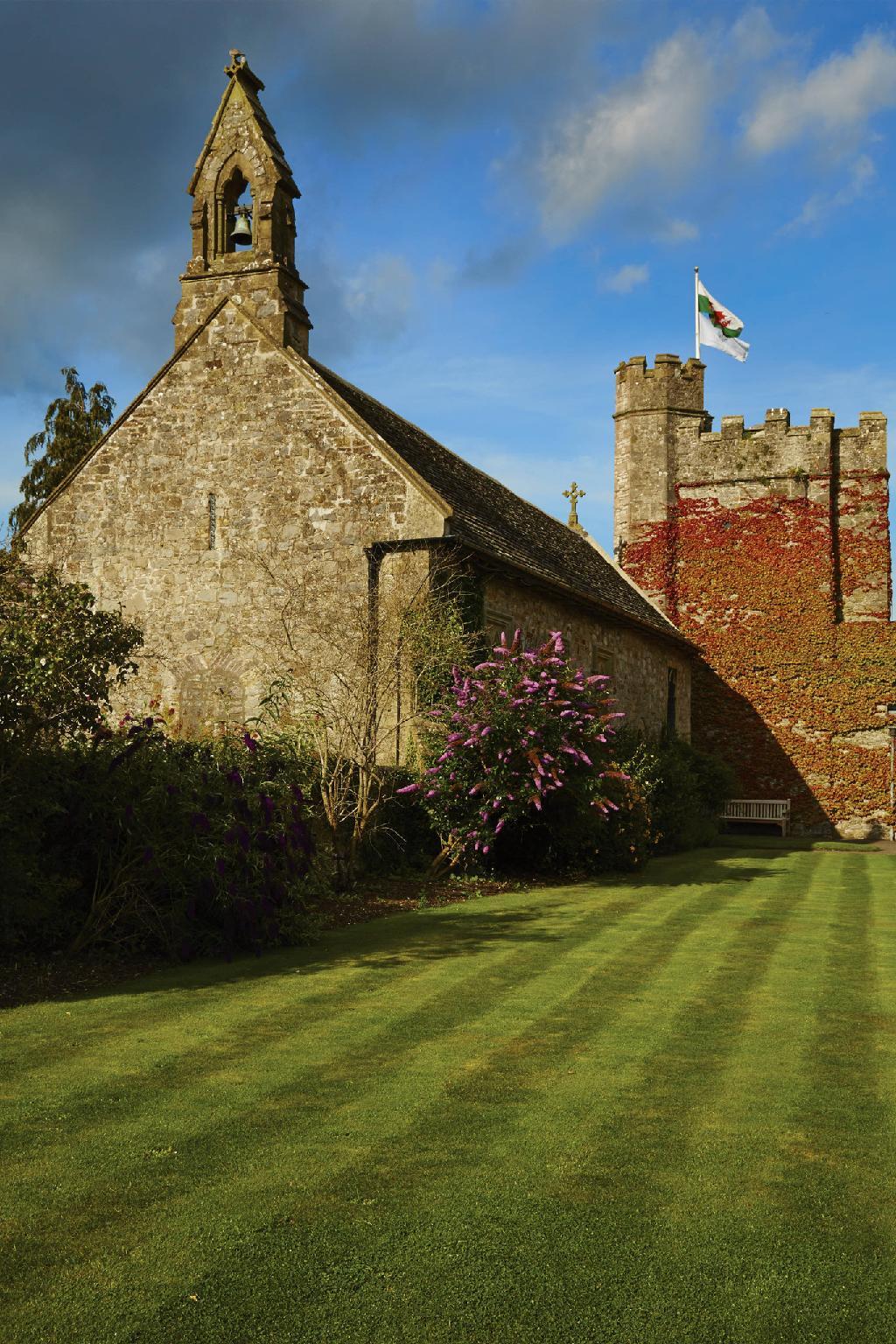 Khu vực xung quanh