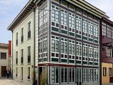 Ngoại cảnh khách sạn