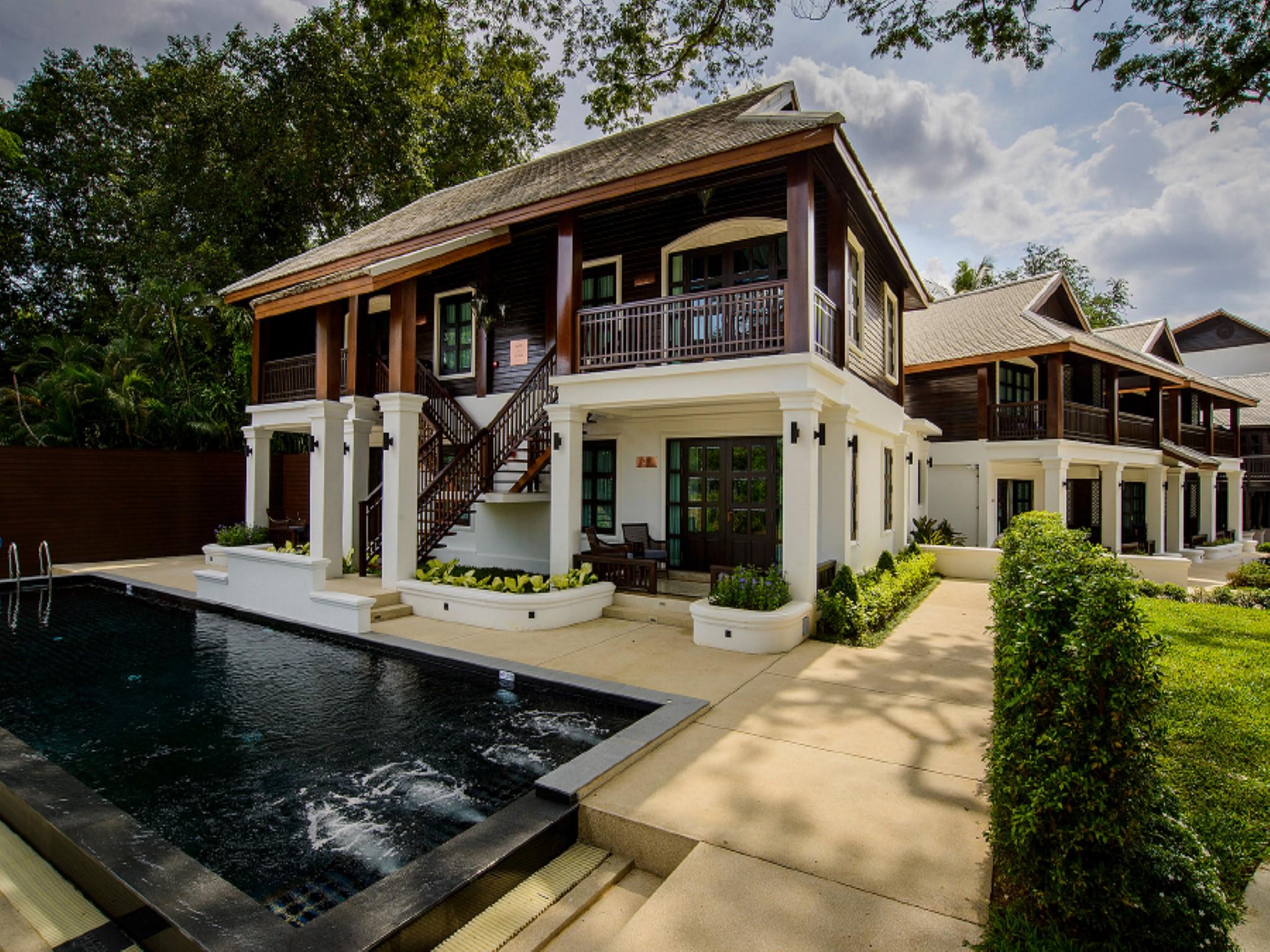 Khu vực xung quanh