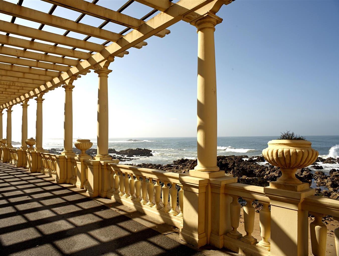 Khu vực xung quanh