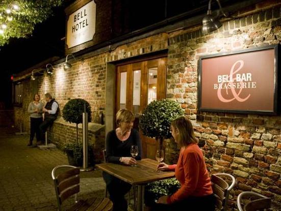 Khu vực xung quanh