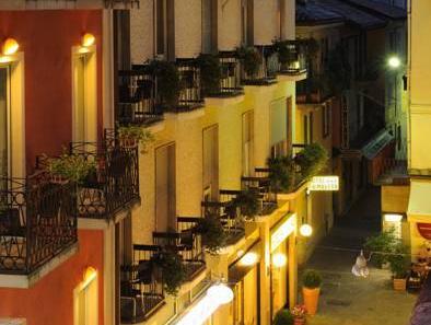 Ngoại cảnh khách sạn