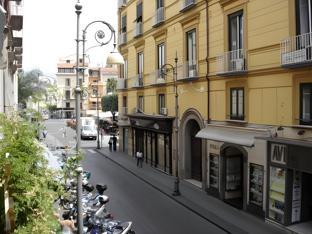 Ngoại cảnh khách sạn