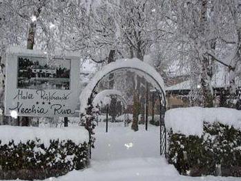 Ngoại cảnh khách sạn