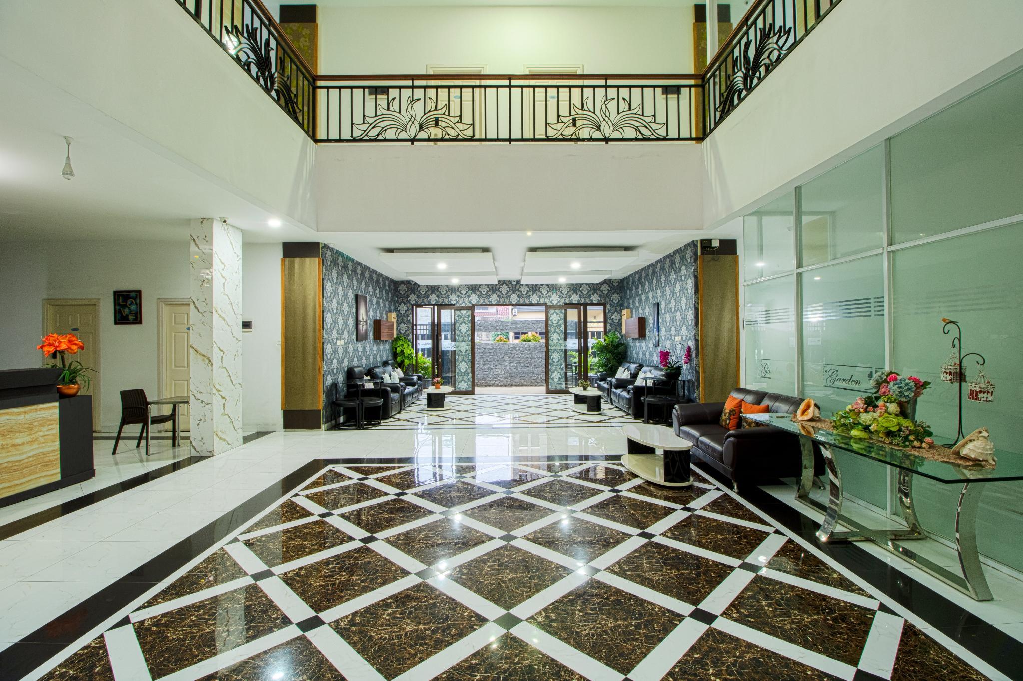 Khu vực xung quanh