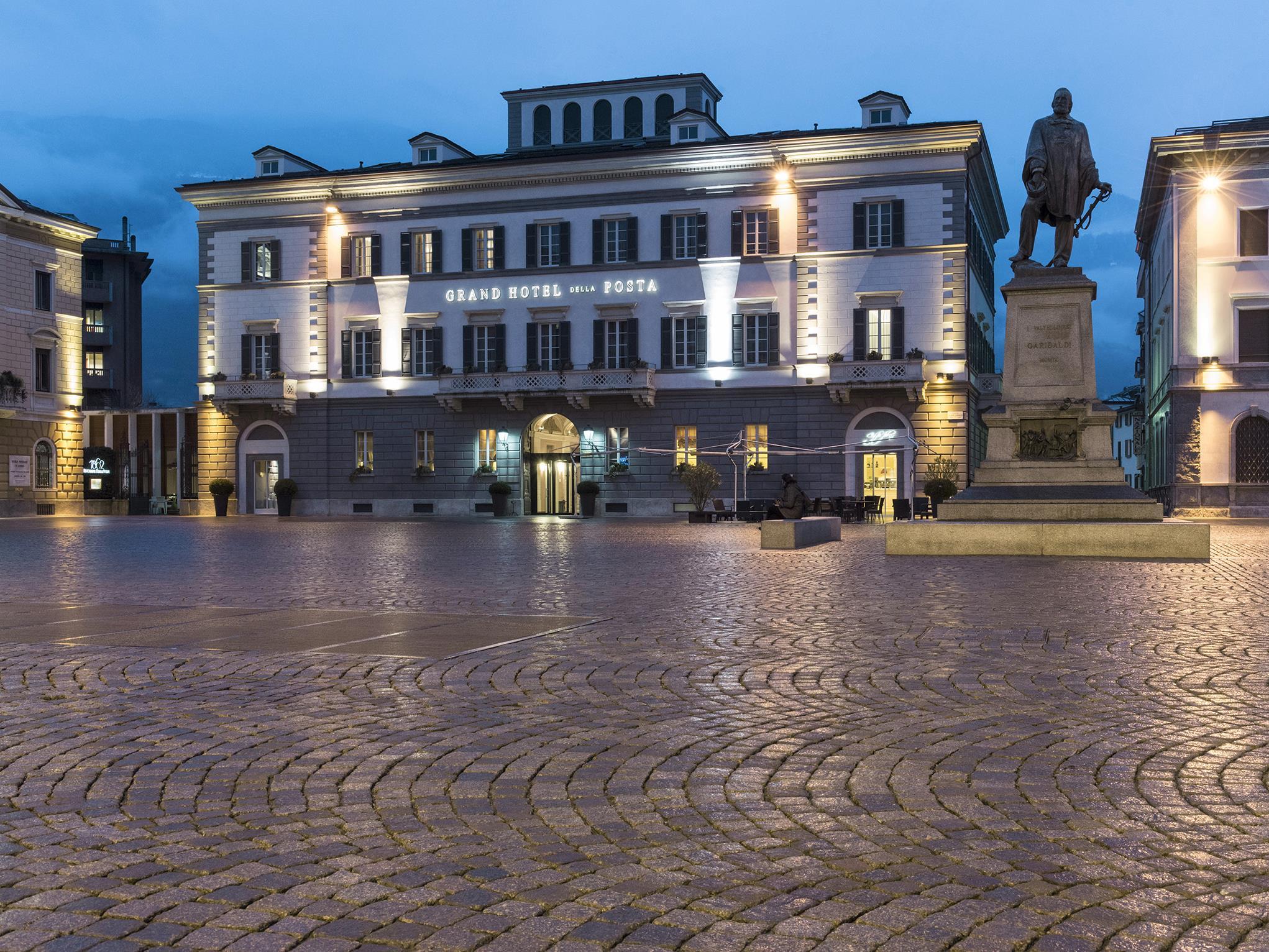 Ngoại cảnh khách sạn