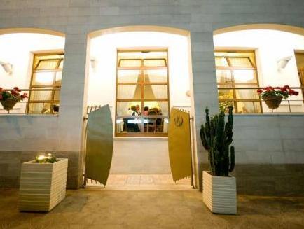 Ngoại cảnh khách sạn