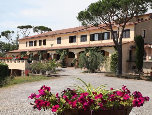 Ngoại cảnh khách sạn