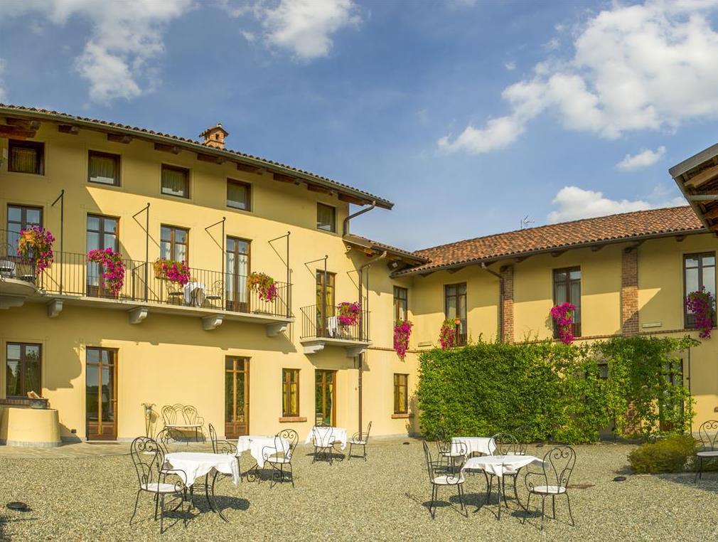 Ngoại cảnh khách sạn