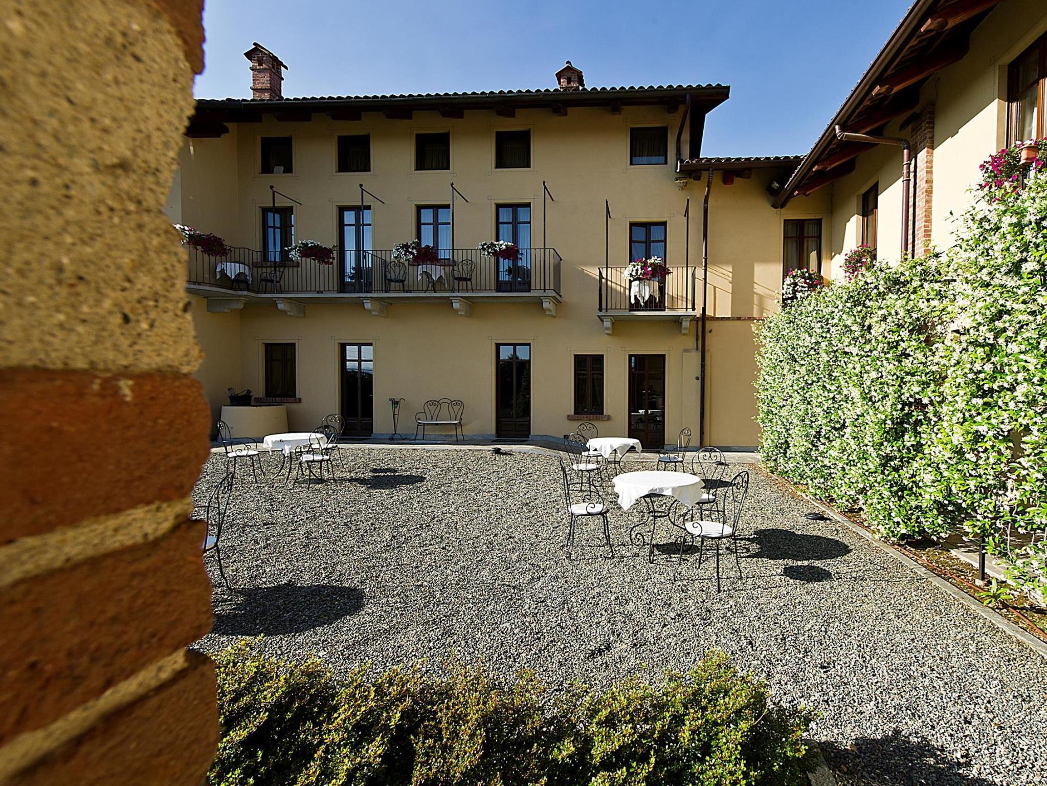 Ngoại cảnh khách sạn