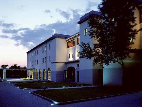 Ngoại cảnh khách sạn