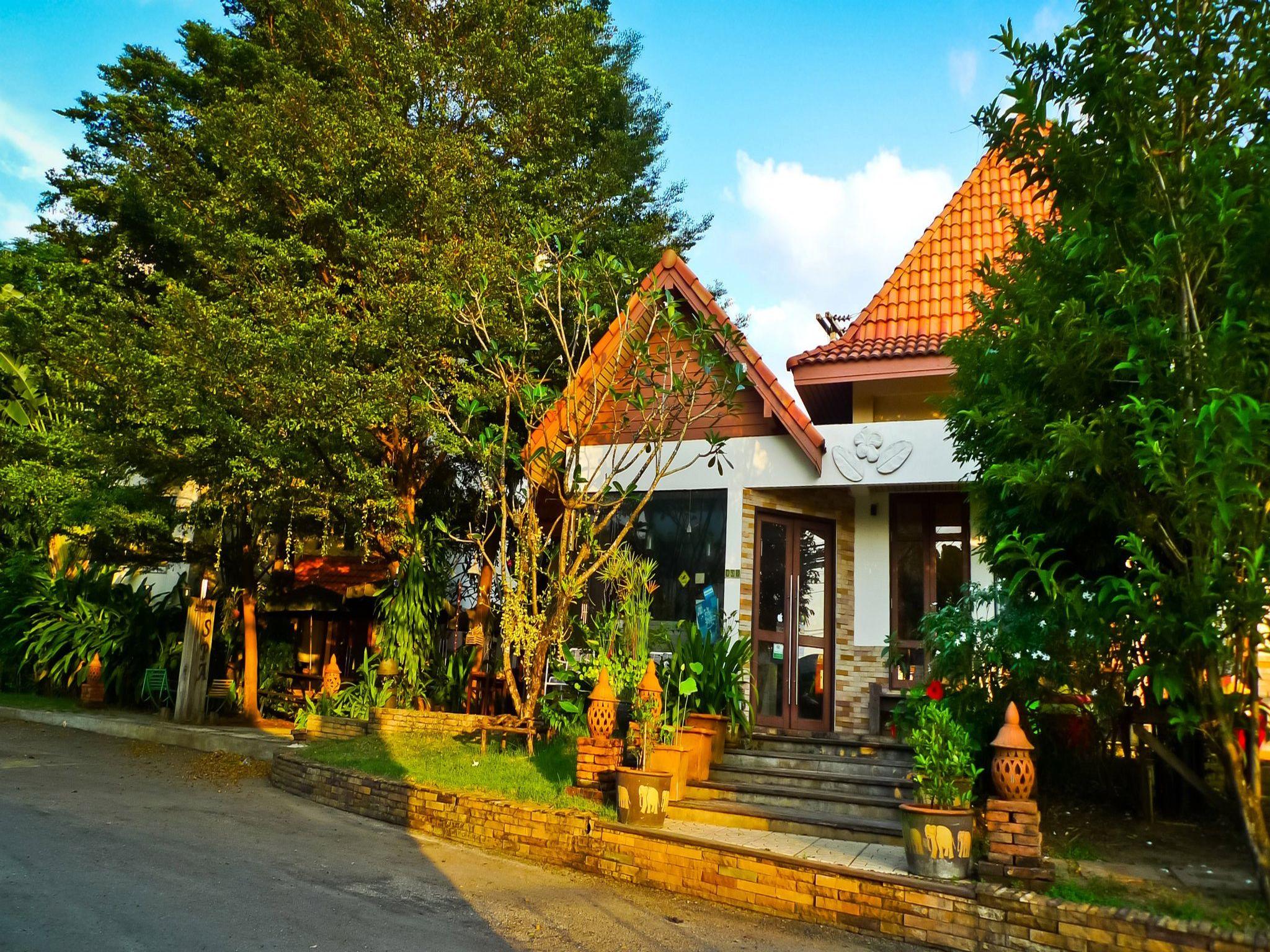 Ngoại cảnh khách sạn