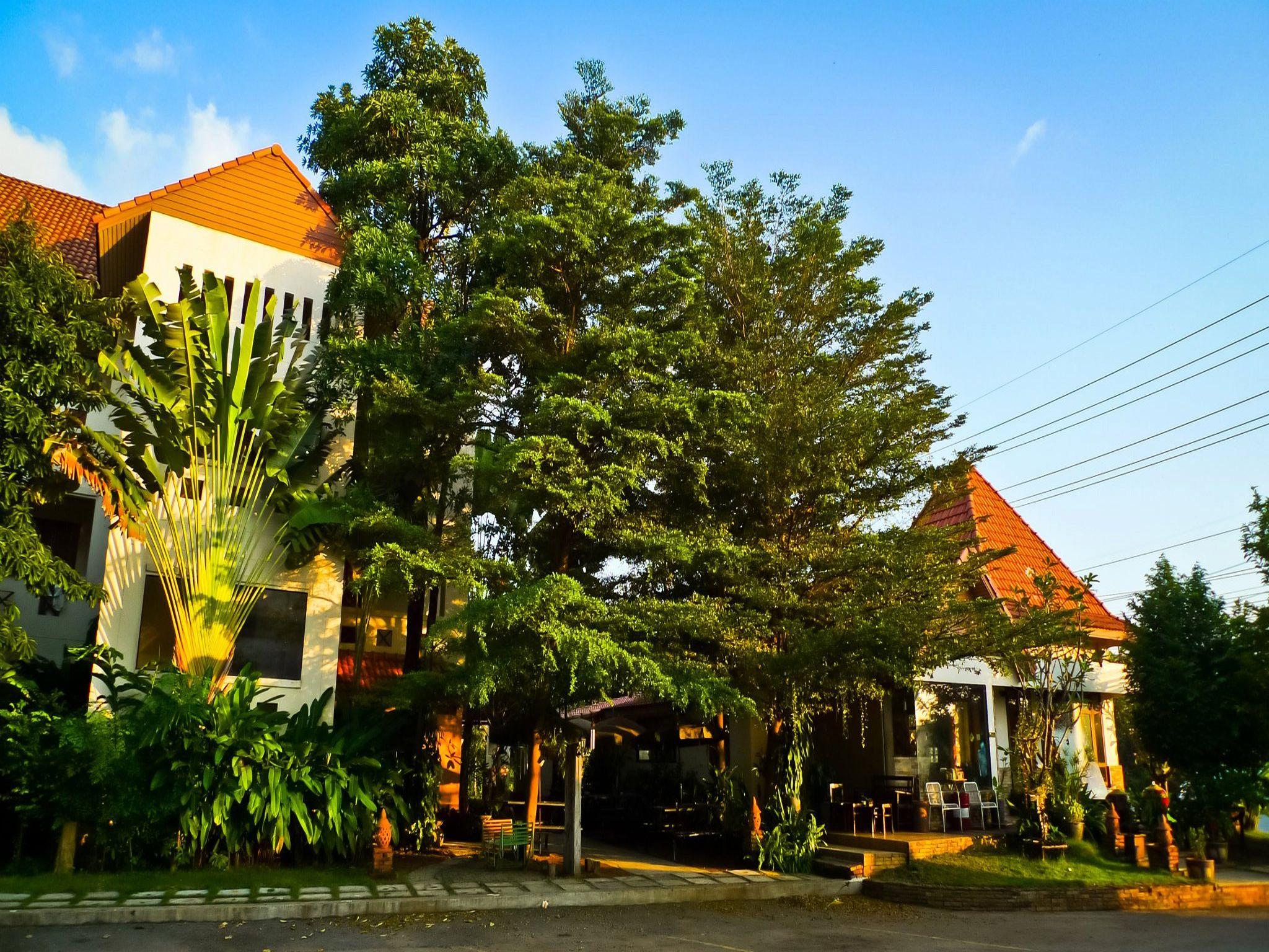 Ngoại cảnh khách sạn