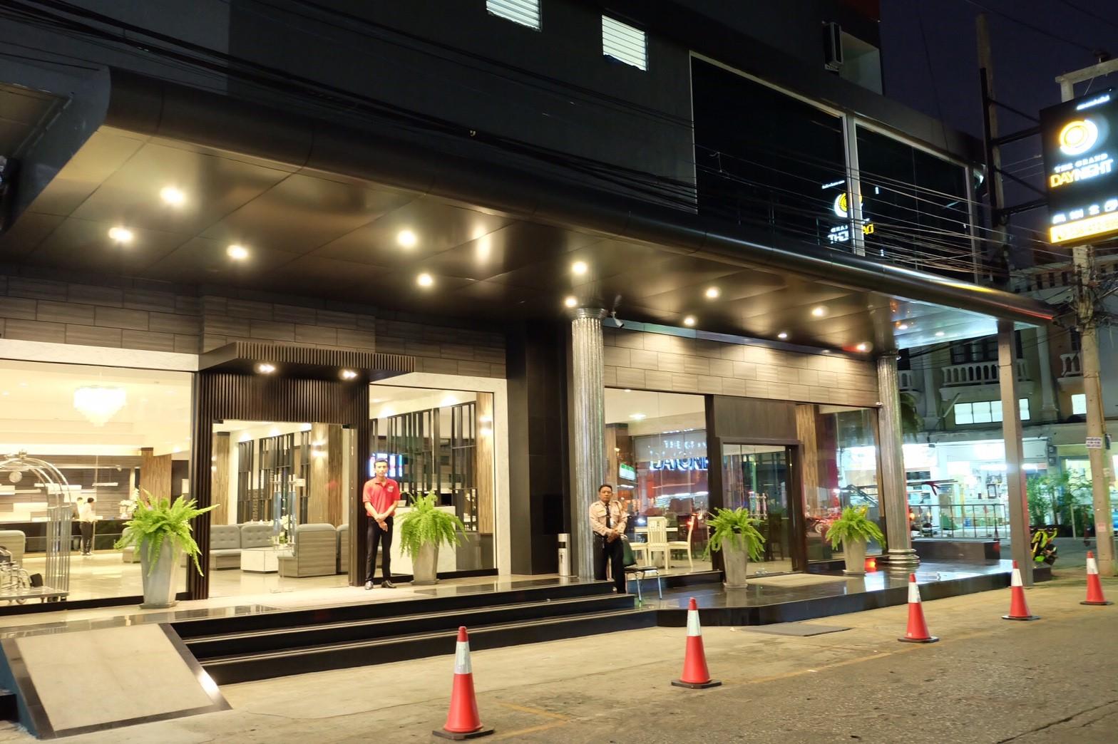 Ngoại cảnh khách sạn