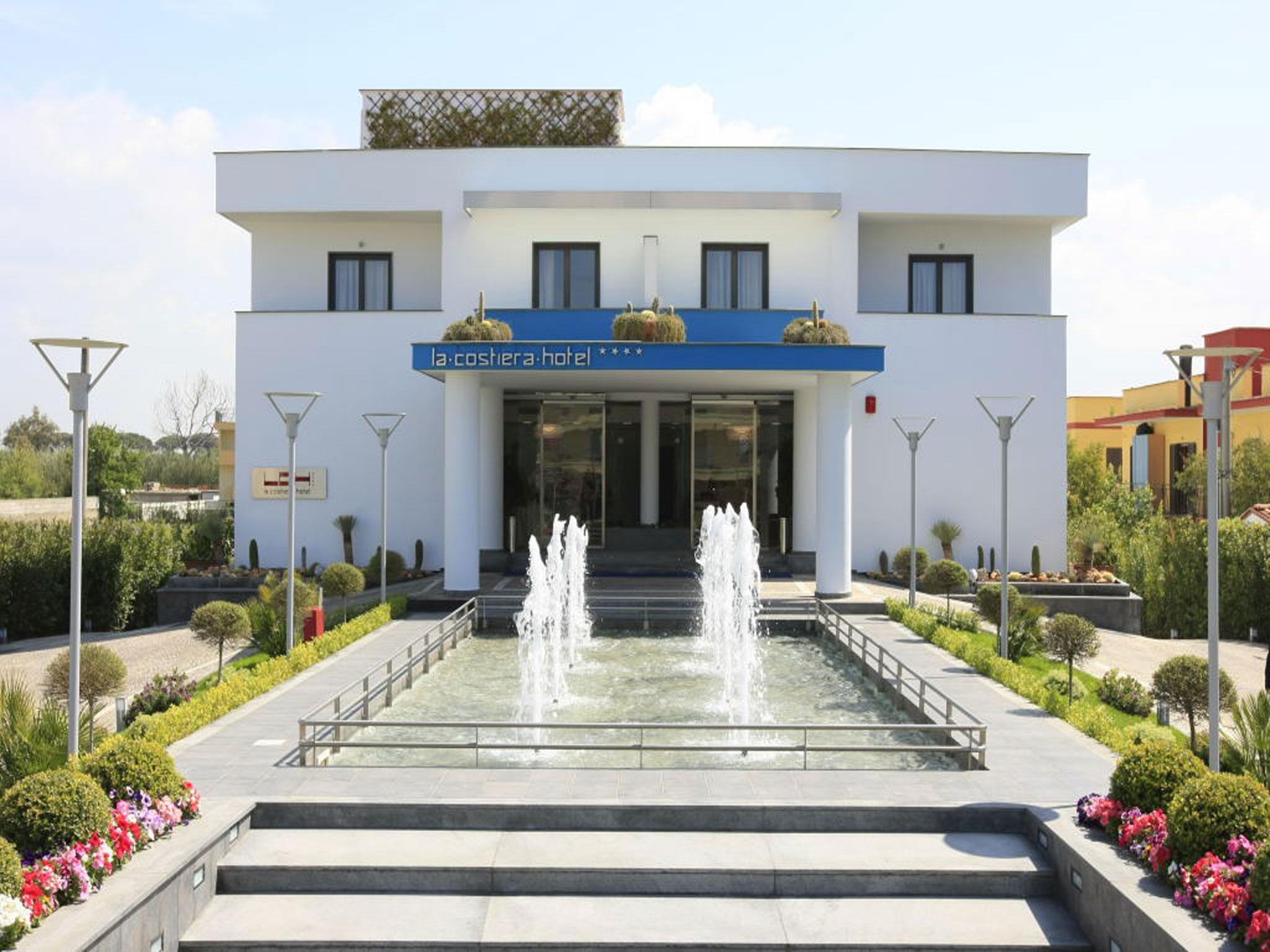 Ngoại cảnh khách sạn