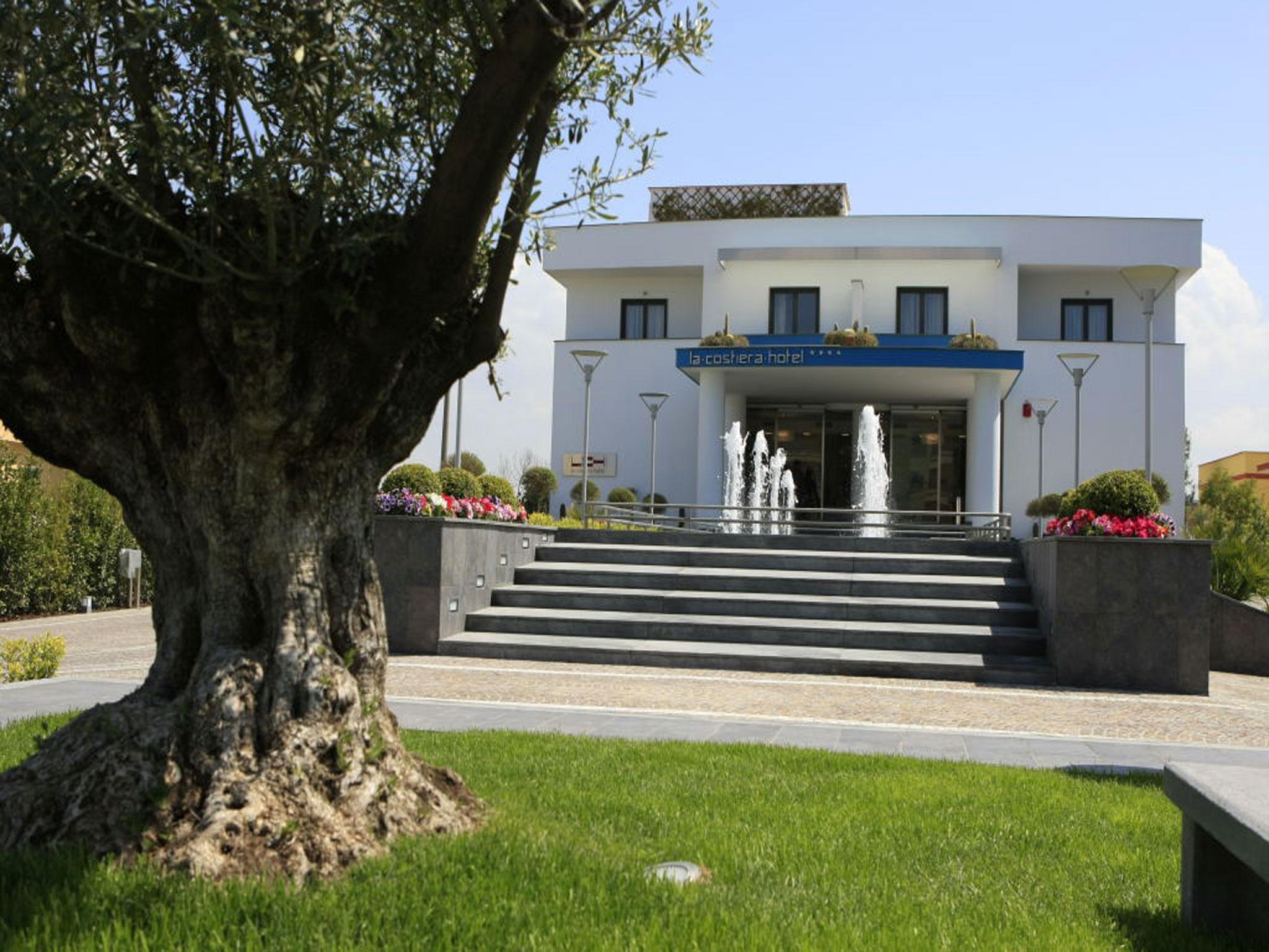 Ngoại cảnh khách sạn