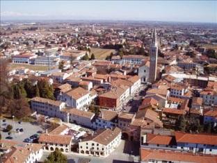 Khu vực xung quanh