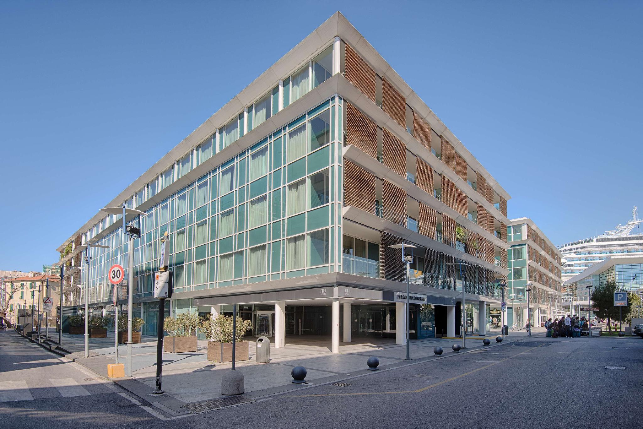 Ngoại cảnh khách sạn