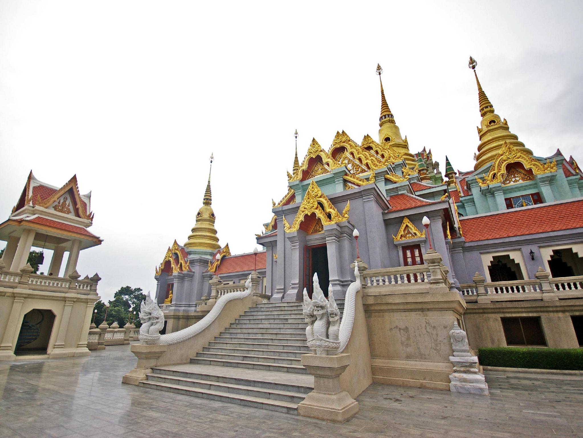 Nơi tham quan gần đây