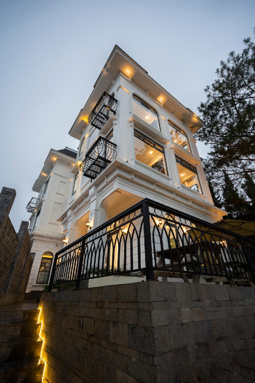 Ngoại cảnh khách sạn