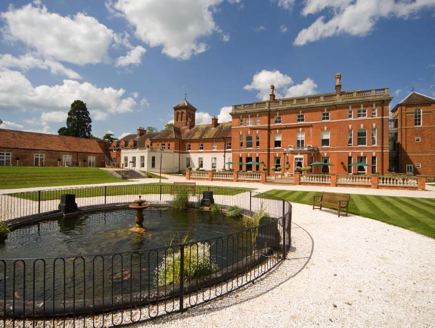 Ngoại cảnh khách sạn